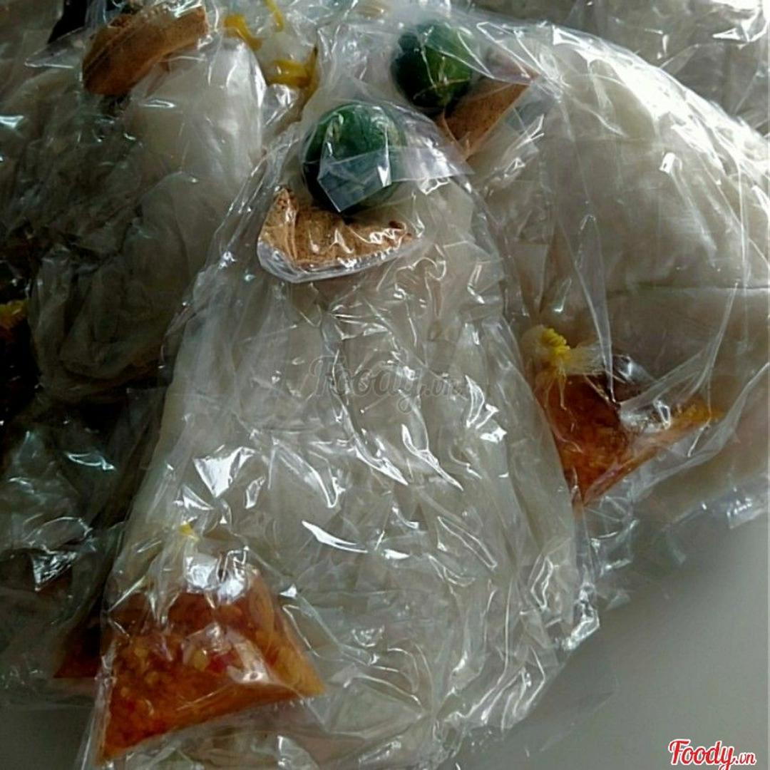 banh-trang-deo-toi-ot-muoi-tac