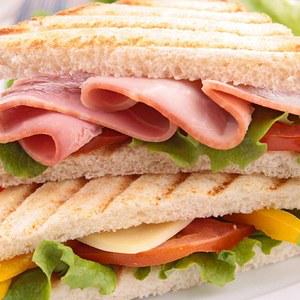 sandwich-thit-cha-trung