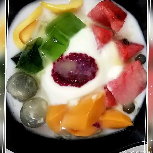 sua-chua-trai-cay-them-sau-rieng