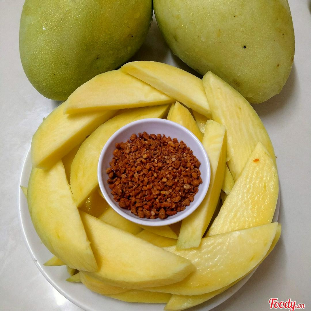 xoai-gion-cham-muoi-ot