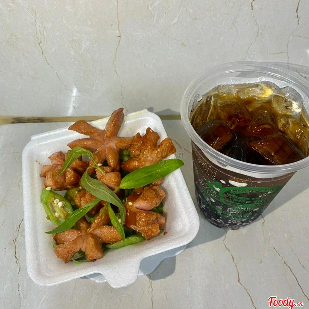 xuc-xich-sot-bo-toi-nuoc-ngot