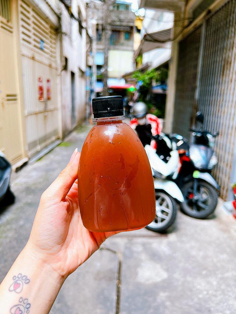 hong-tra-tac-mat-ong-chai