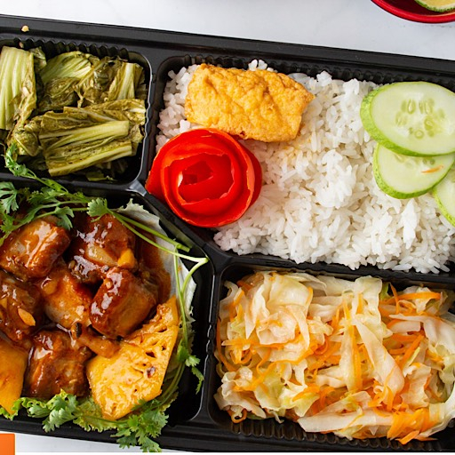 combo-com-suon-xao-chua-ngot-1-o-uong-khan-lanh