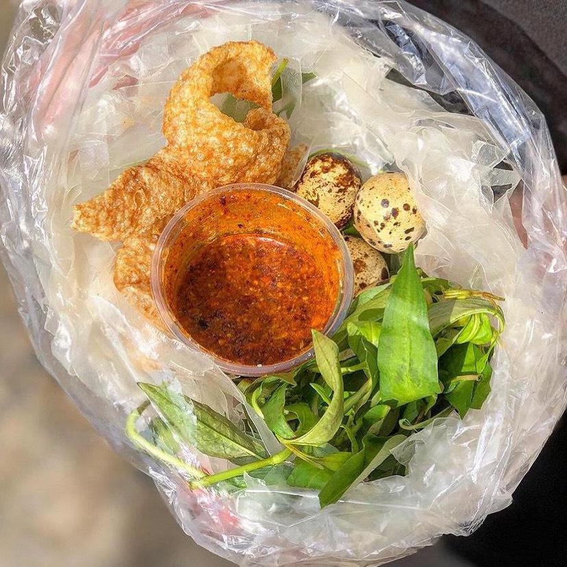 combo-banh-trang-cham-sot-1-da-heo-trung