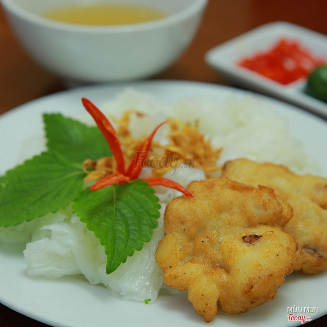 banh-cuon-muot-cha-muc