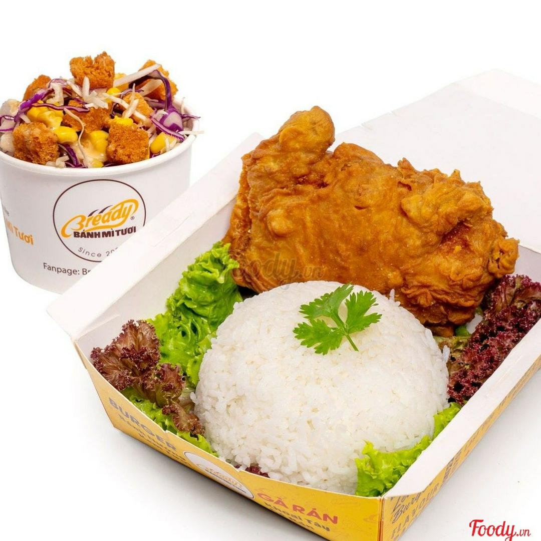 com-ga-ran-sot-tieu-salad