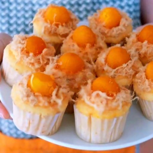 bong-lan-trung-muoi-cupcake