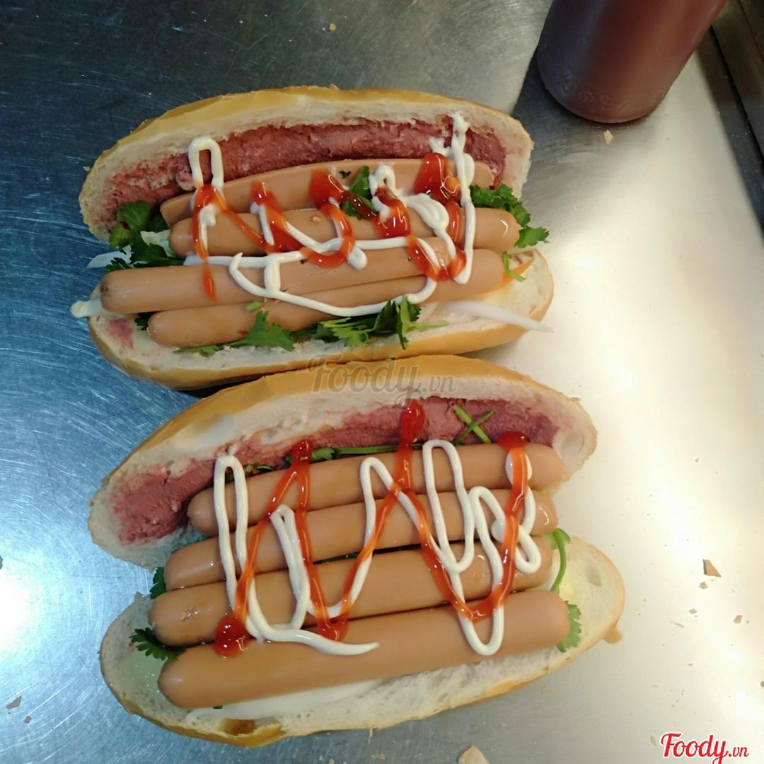 banh-mi-kep-xuc-xich