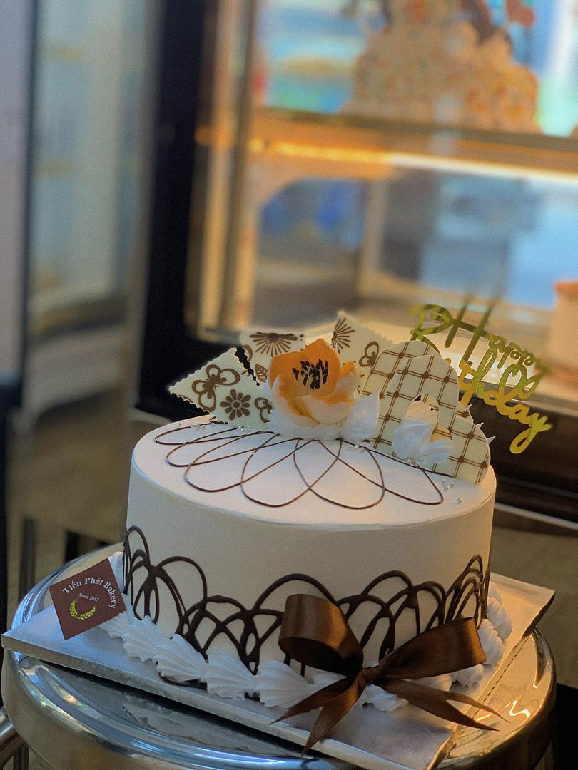 banh-kem-socola-17x7cm-mau-ngau-nhien