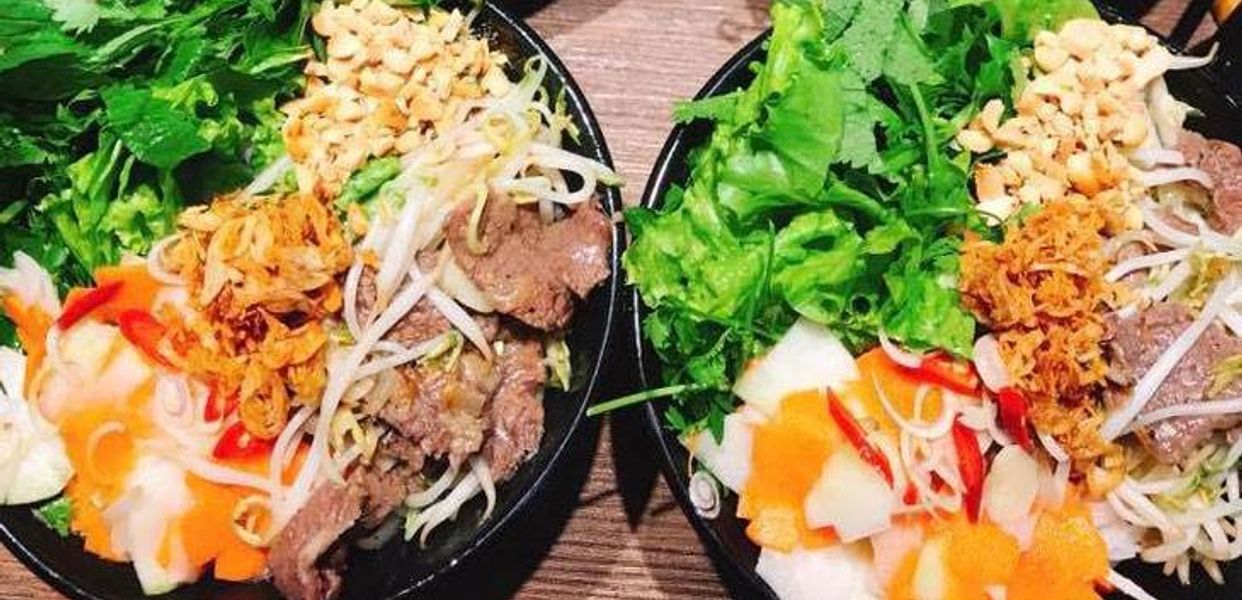 hoang-hue-com-rang-bun-bo-tron-tran-thai-tong