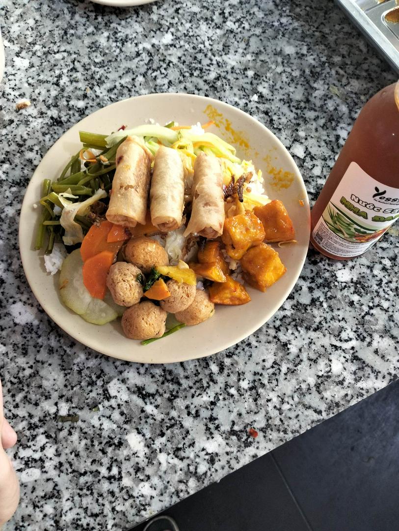 com-thap-cam-cha-gio-pesi