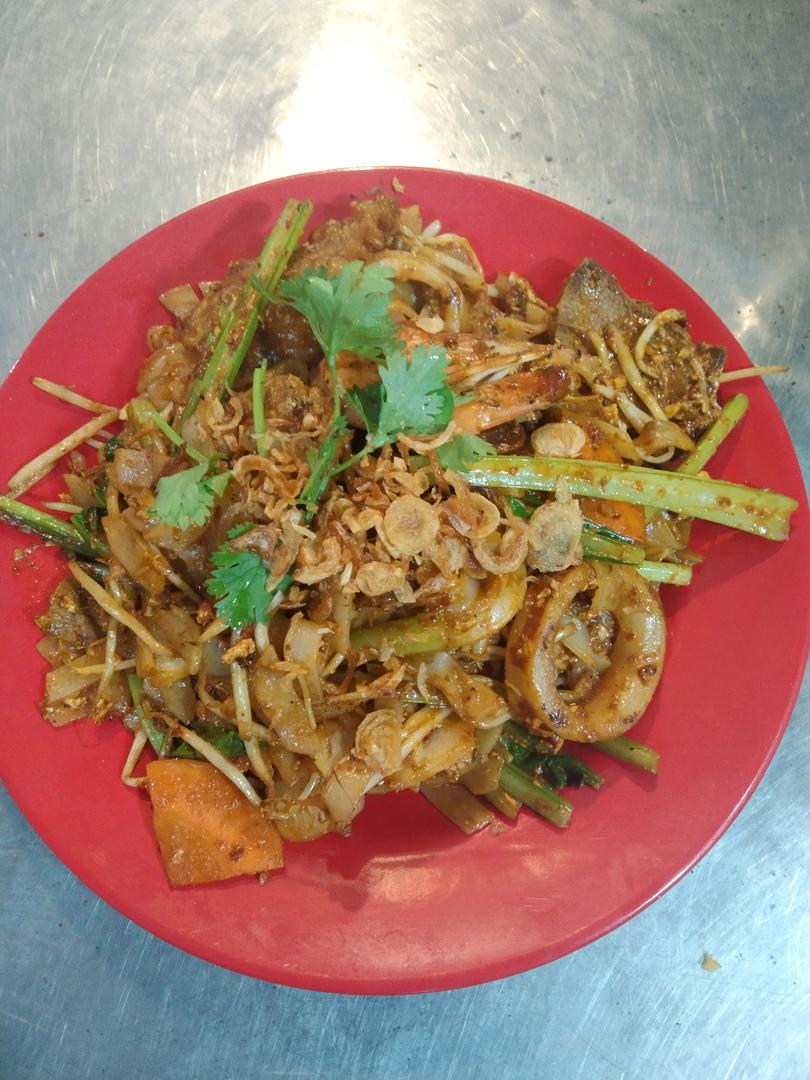 mi-goi-xao-thap-cam-1-chai-nuoc-ngot