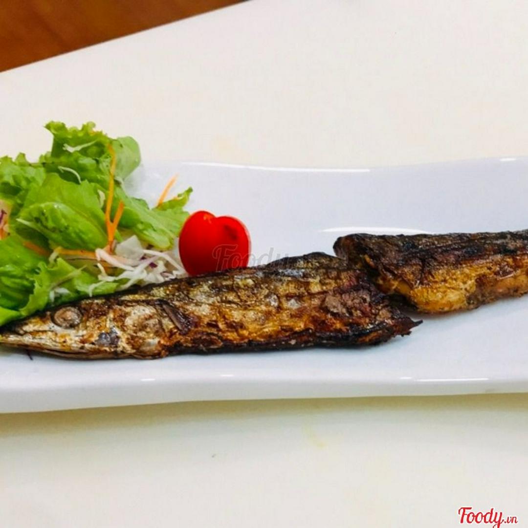 gr2-sanma-no-shio-yaki-ca-thu-ao-nhat-nuong-muoi