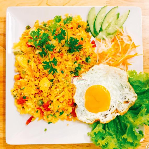 com-chien-2-trung-op-la