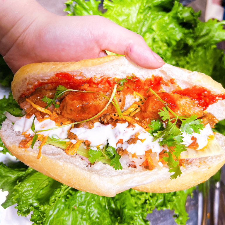 banh-my-pate-trung-cha