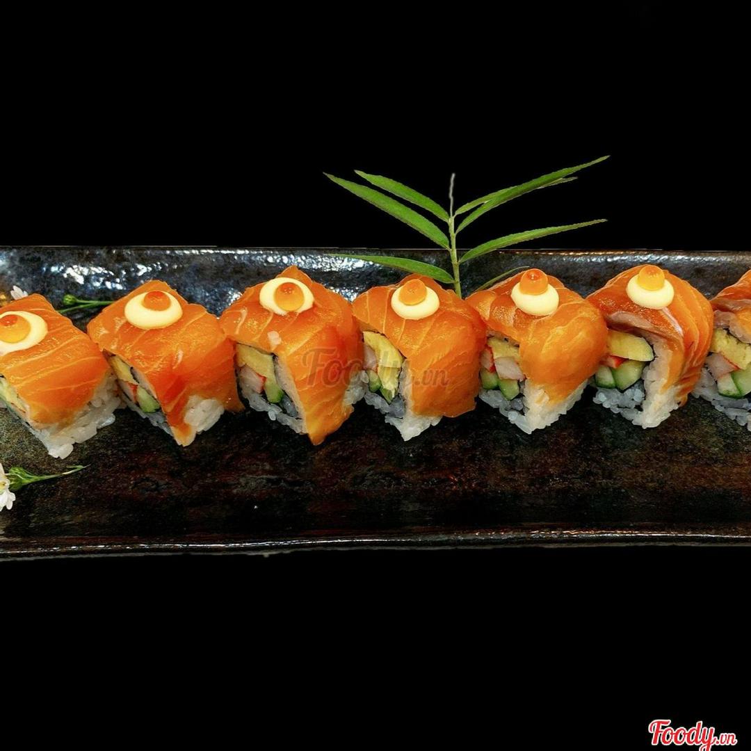 m33-salmon-lover-roll