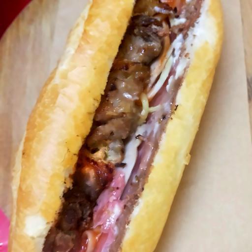 banh-my-pate-gio-dam-bong-thit-xien