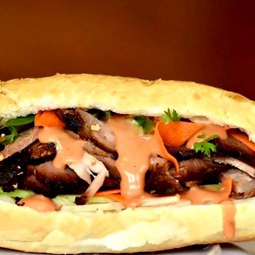 banh-mi-pate-trung-ruoc