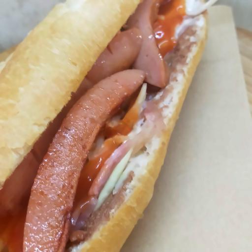 banh-my-xuc-xich-thit-xien