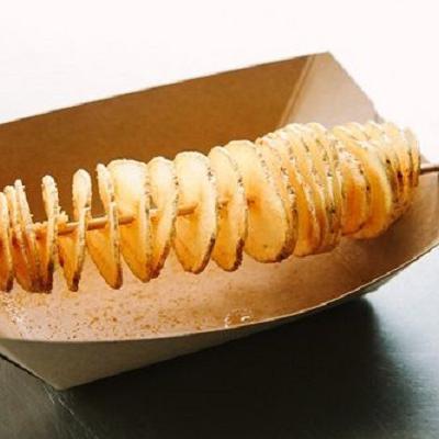 khoai-tay-loc-xoay-rac-trung-muoi