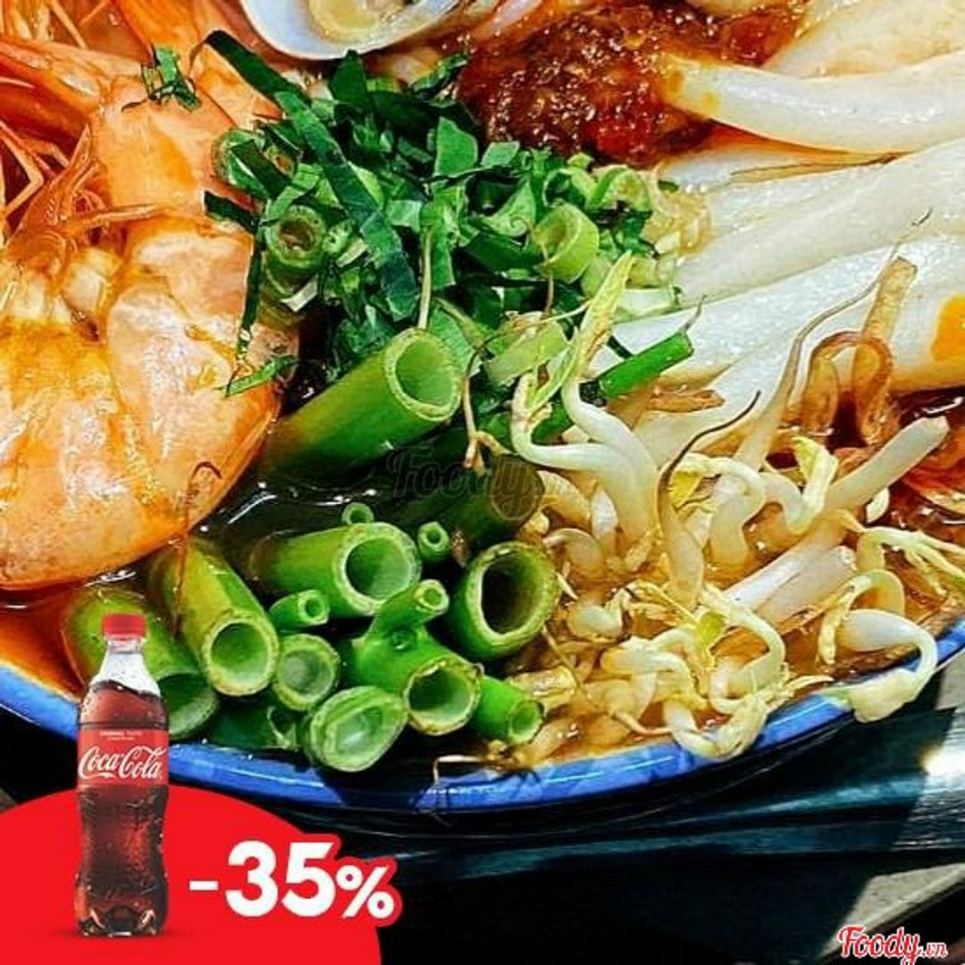 bun-thai-cay-hai-san-coca-cola