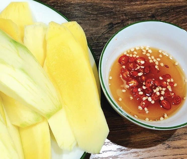 xoai-song-cham-mam-uong-ot-tuoi