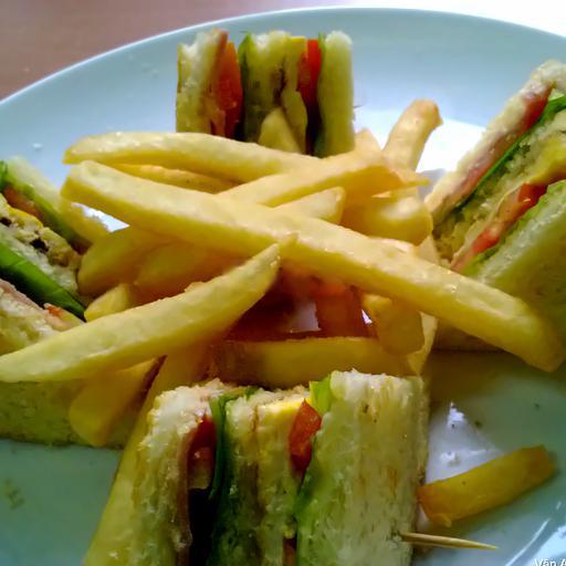 sandwich-jam-bong-khoai-tay-chien