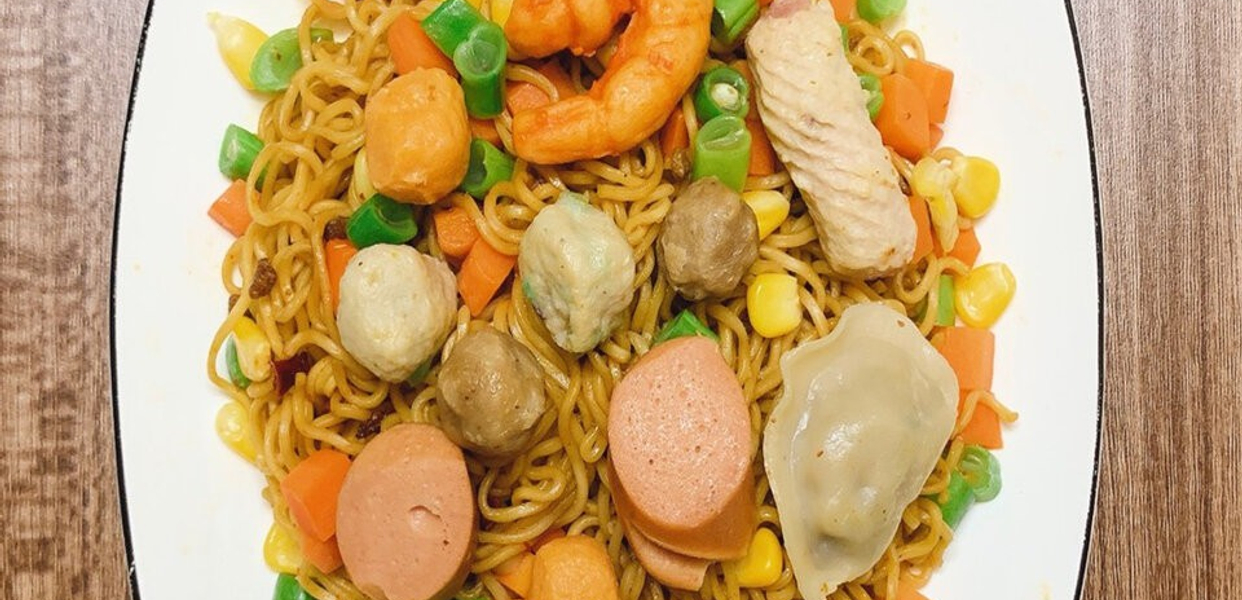 tiem-com-ui-ga-sot-chua-ngot-mi-cay-han-quoc-tran-thai-tong