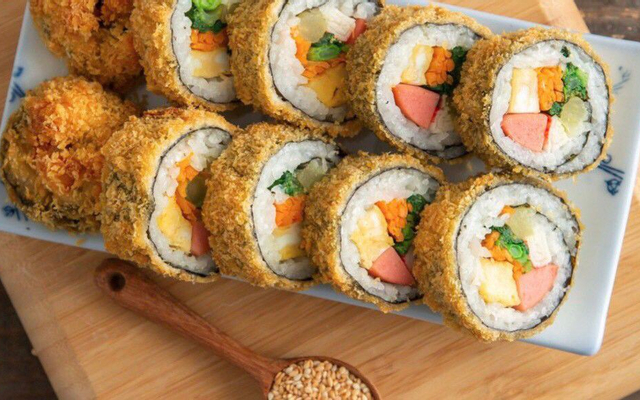 bep-di-hai-mi-tron-kimbap