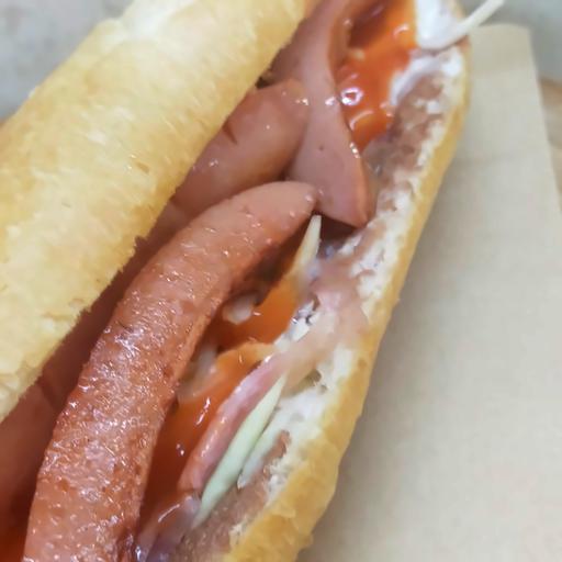 banh-my-kep-xuc-xich