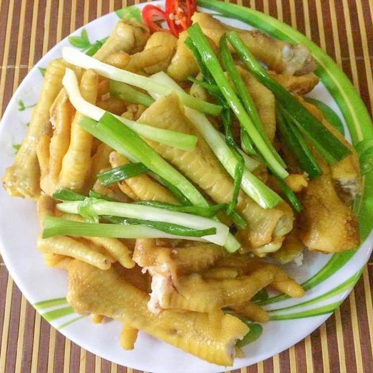 combo-1-phan-chan-ga-xot-thai-1-phan-chan-ga-hap-hanh-2-chai-nuoc