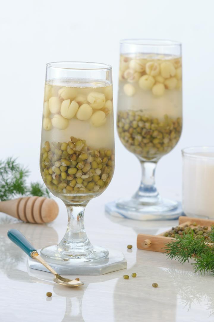 che-hat-sen-rau-cau-nuoc-cot-dua-au-xanh