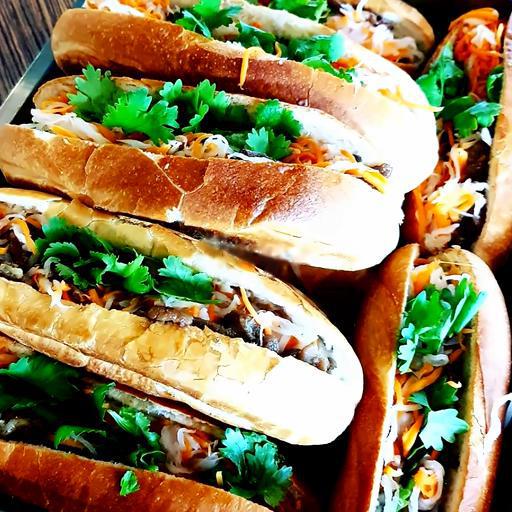 banh-mi-ga-pomai-tan-chay