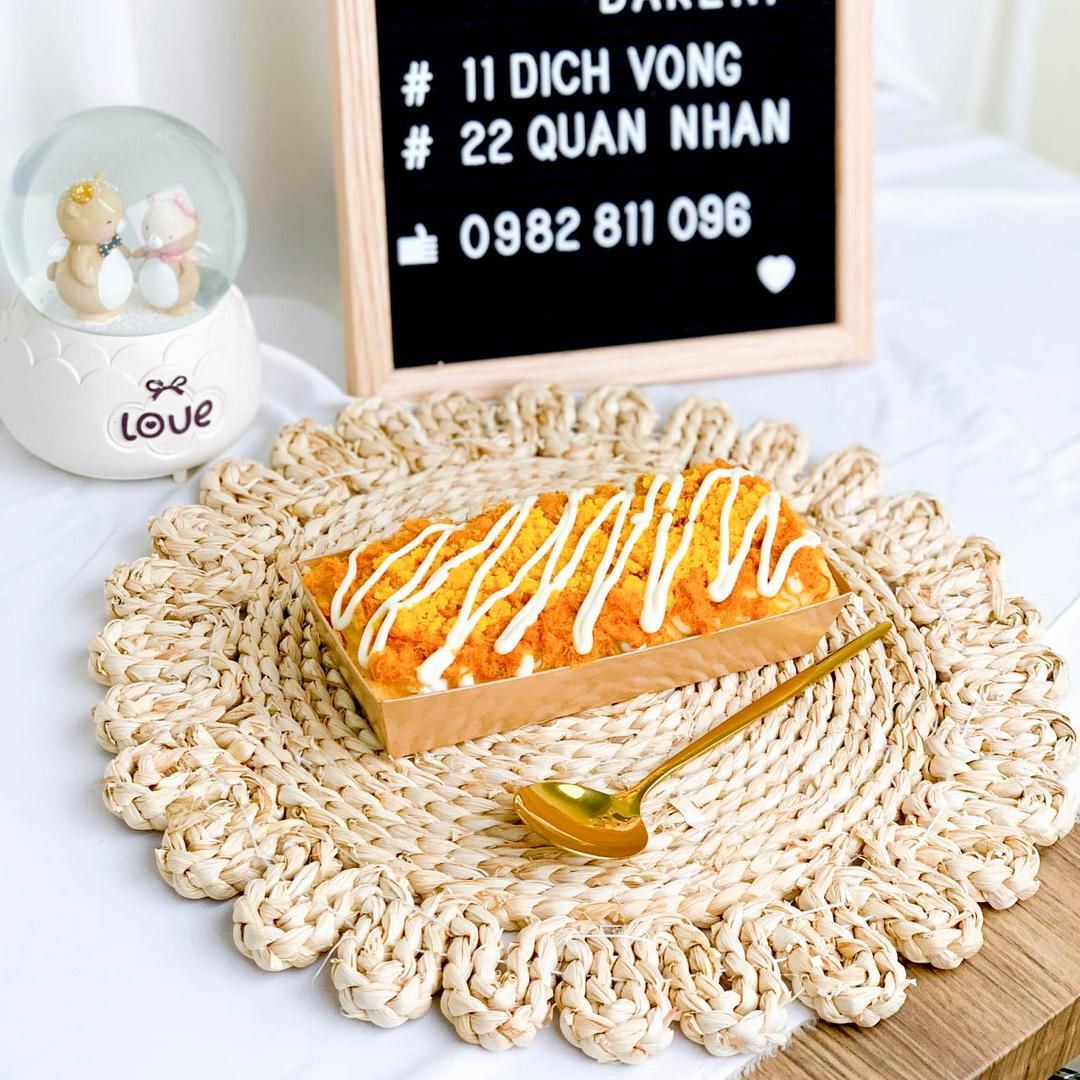 banh-bong-lan-trung-muoi-sot-phomai-hop-chu-nhat