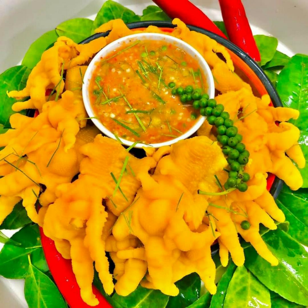 500gr-chan-ga-rut-xuong-u-muoi-hoa-tieu-co-nuoc-cham-va-dua-leo-an-kem