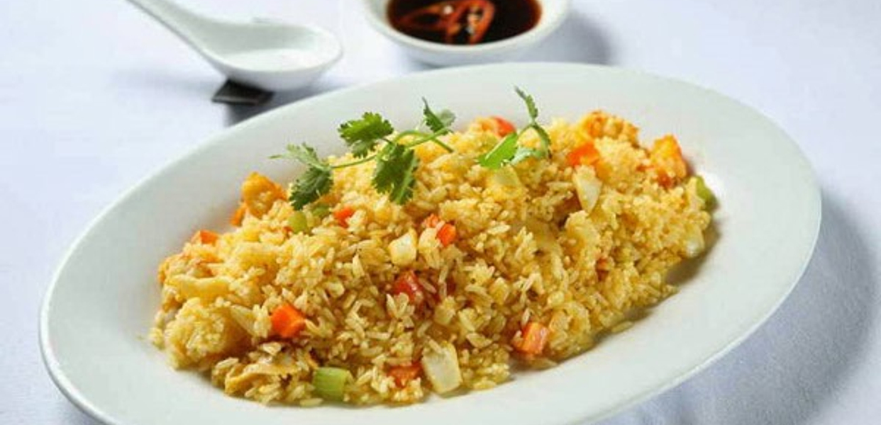 a-tri-com-ga-mi-xao-cach-mang-thang-8