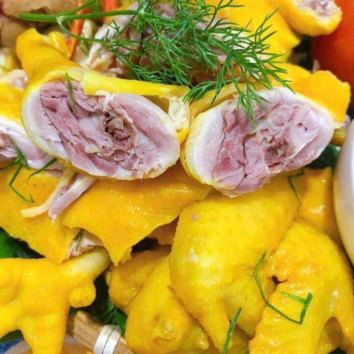 chat-san-ga-u-muoi-nua-con-1-ong-com-lam-co-nuoc-cham-va-dua-leo-an-kem