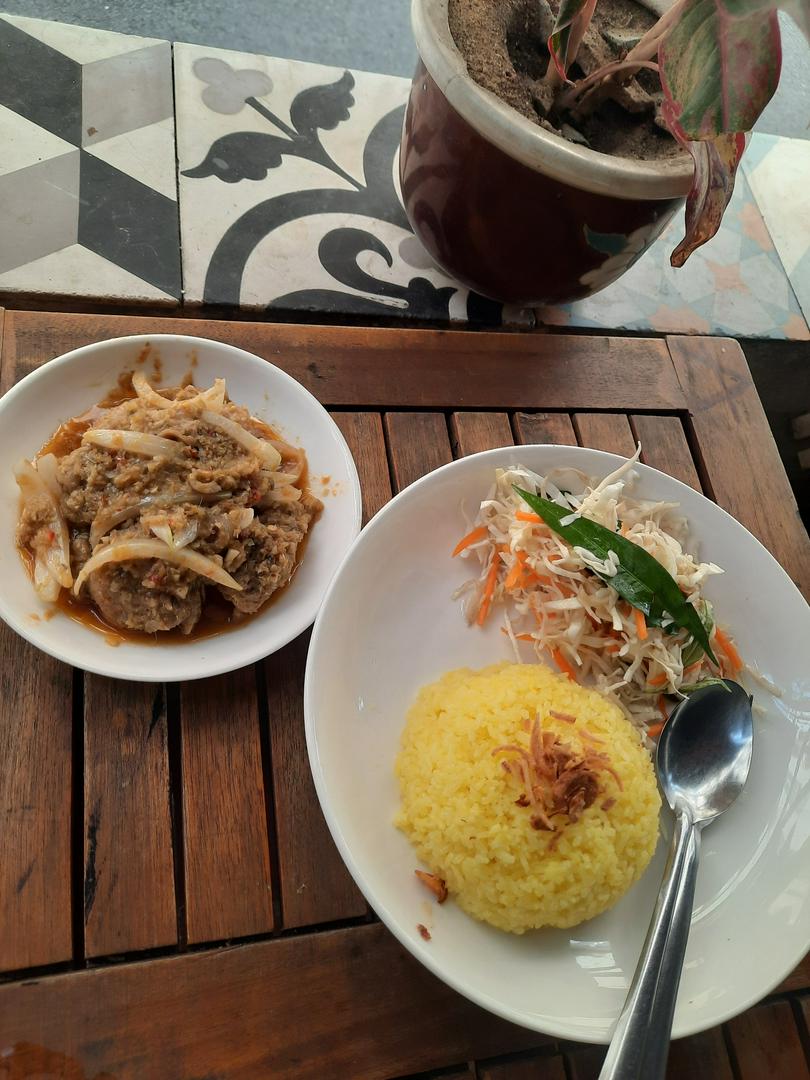 com-ga-mam-gung-ga-xao-sa-ot