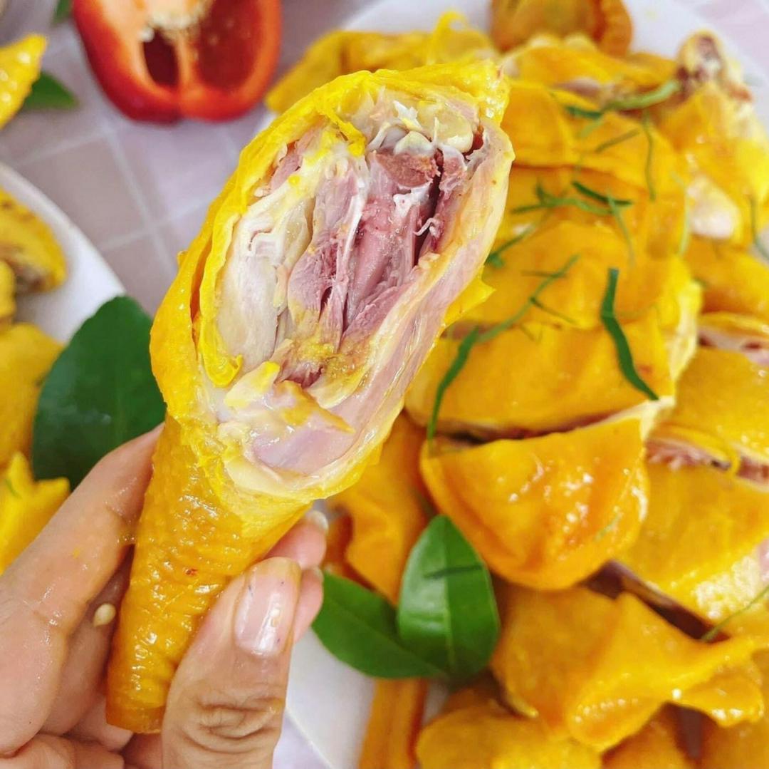 chat-san-hap-hanh-ga-u-muoi-nua-con-co-dua-leo-va-nuoc-cham-an-kem