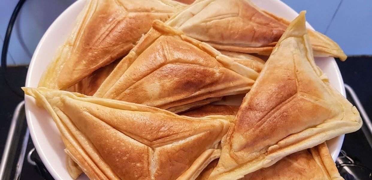 co-quyen-hotdog-nuoc-giai-khat-le-van-duyet