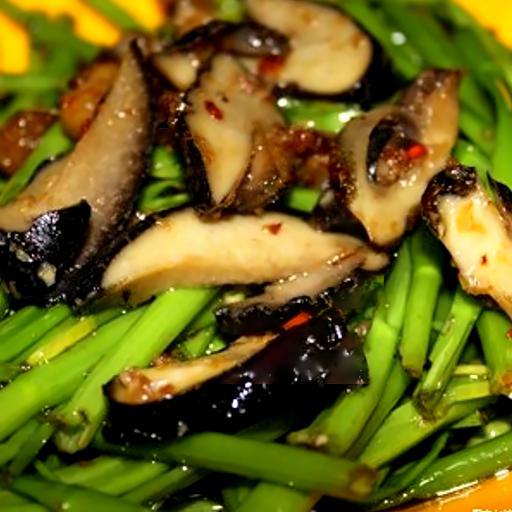 oc-giac-xao-rau-muong