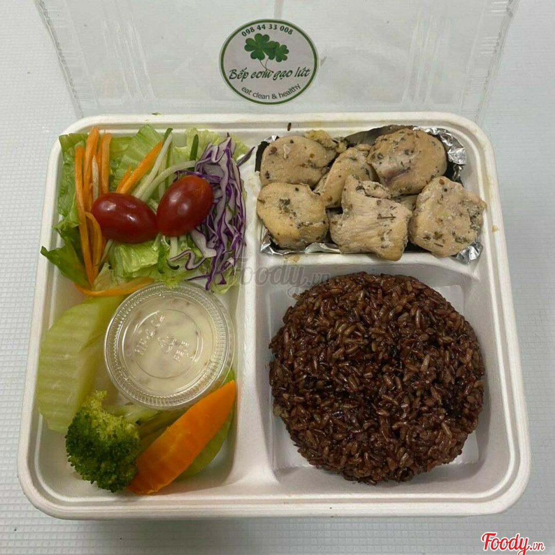 combo-ac-biet-com-gao-lut-va-salad-ga-thom