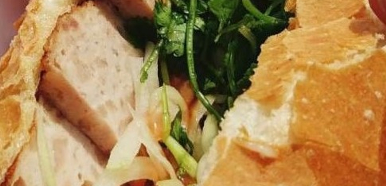 banh-mi-cha-nong-long-inh-hang-bong