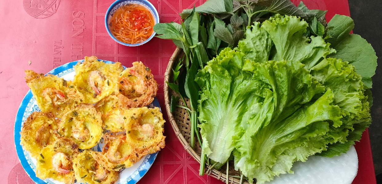 banh-khot-chien-gion-rau-rung-mien-tay