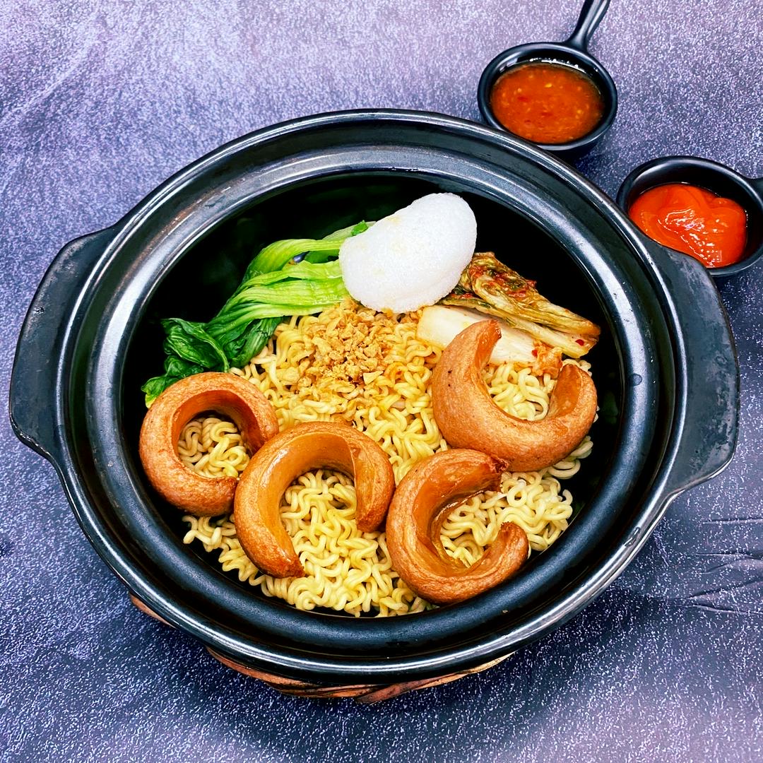 mien-tron-xuc-xich-sot-cay