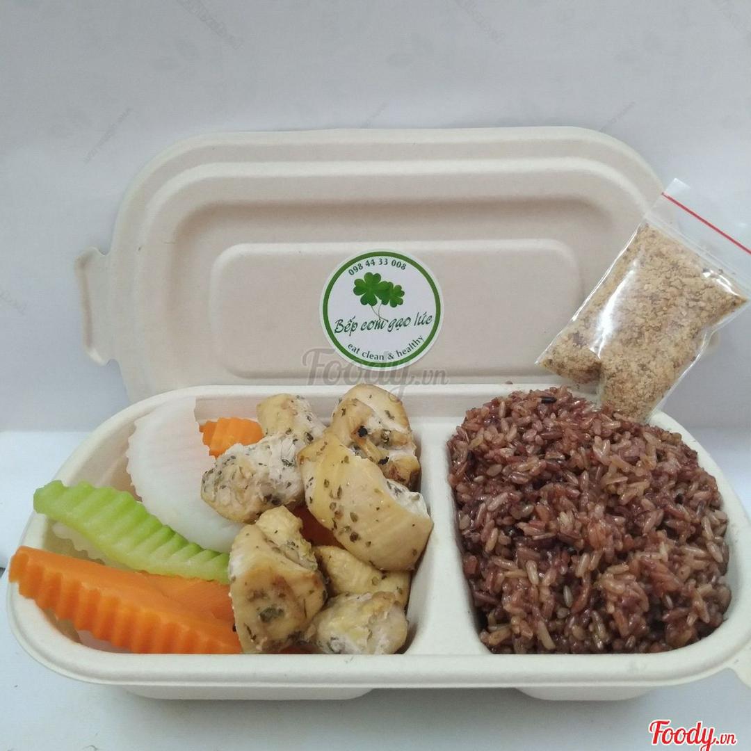 com-lut-ga-nuong-la-thom