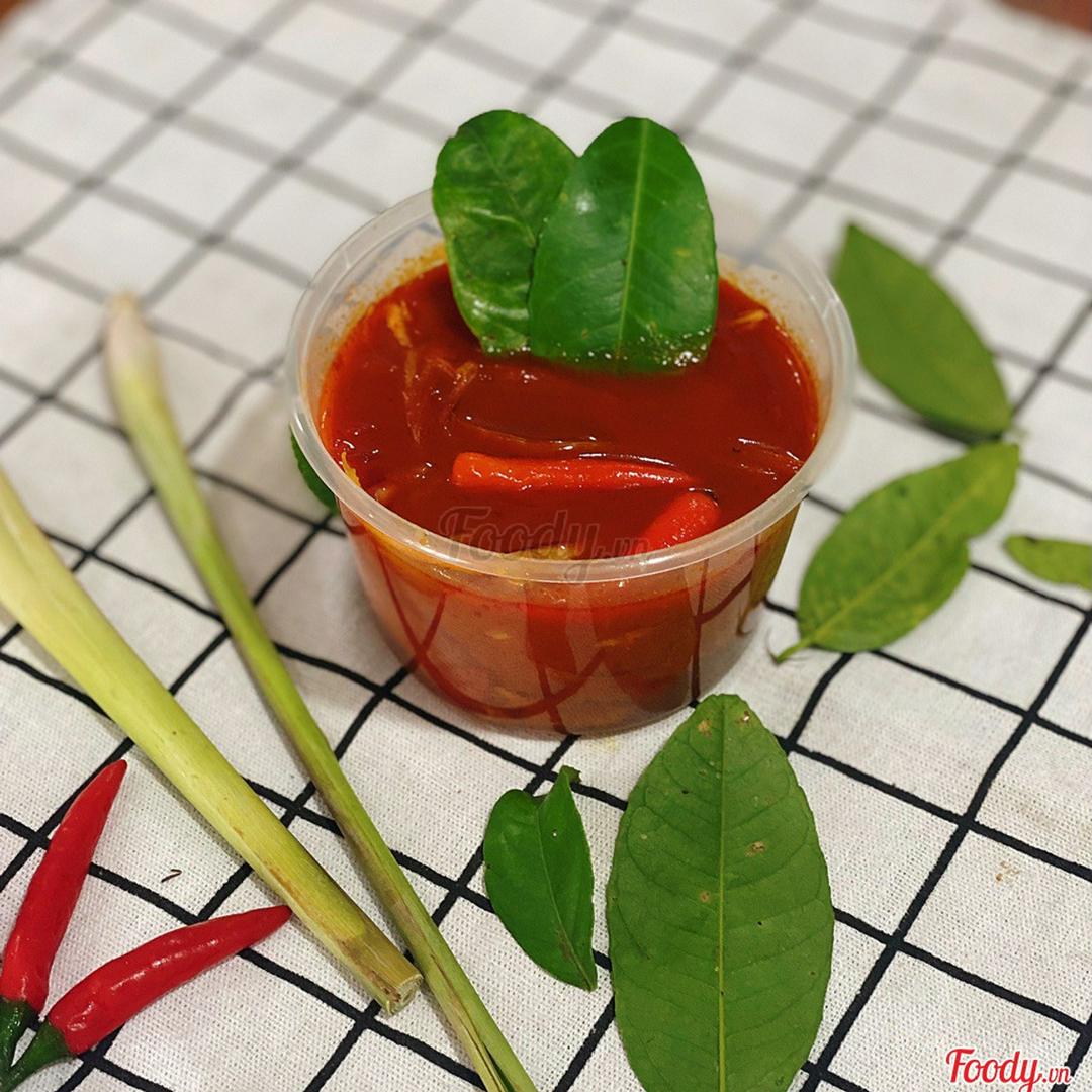 cot-lau-thai-chua-cay-cot-dua