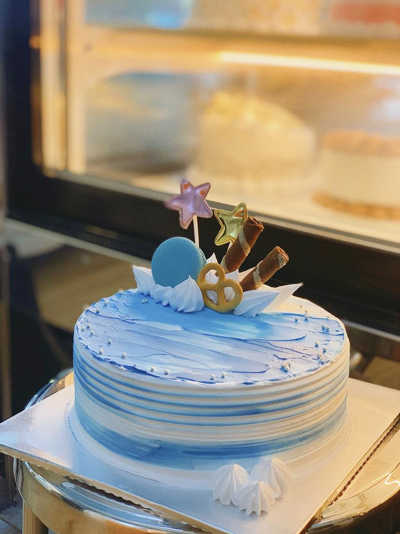 banh-kem-sua-tuoi-17x7cm-mau-ngau-nhien