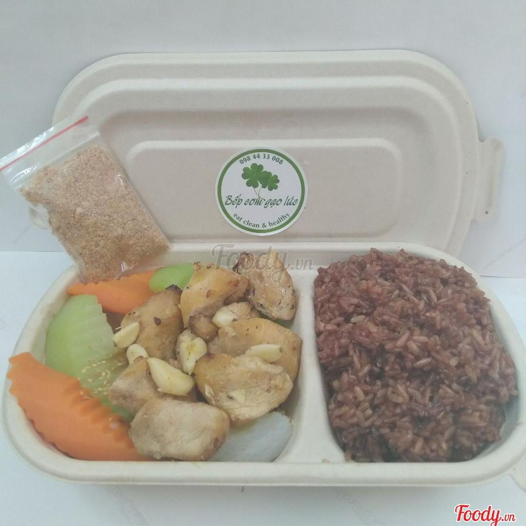 com-lut-uc-ga-nuong-bo-toi