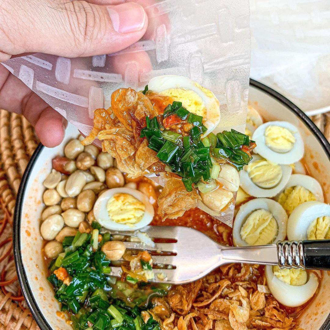 banh-trang-cham-bo-mo-hanh-thap-cam-trung